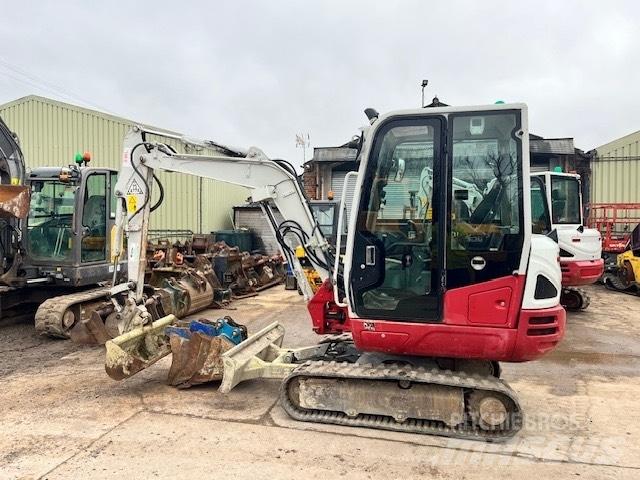 Takeuchi TB 230 Mini pelle < 7t