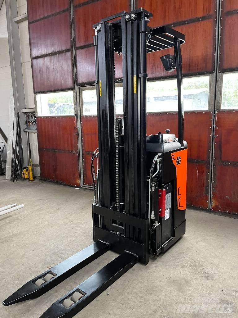 Rocla SST 16 AC Gerbeurs Automoteurs
