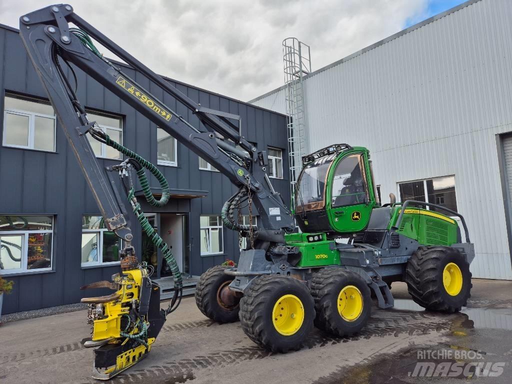 John Deere 1070 G Abatteuse