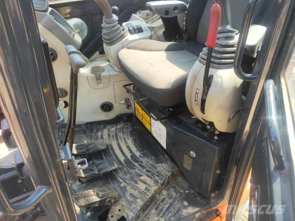 Hitachi ZX55USR-5A Mini pelle < 7t