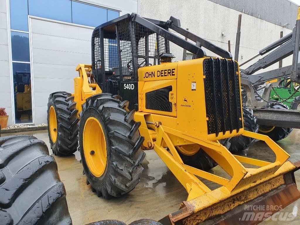 John Deere 540 D Débusqueur