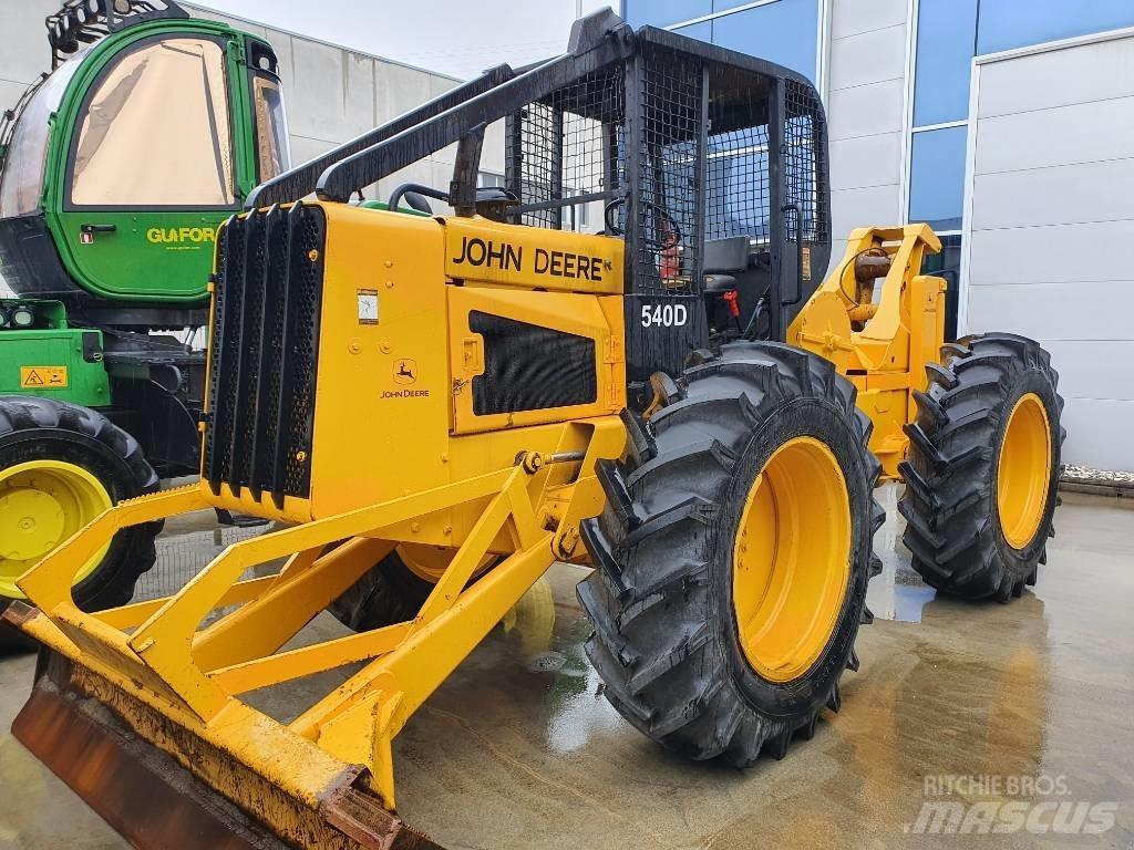 John Deere 540 D Débusqueur