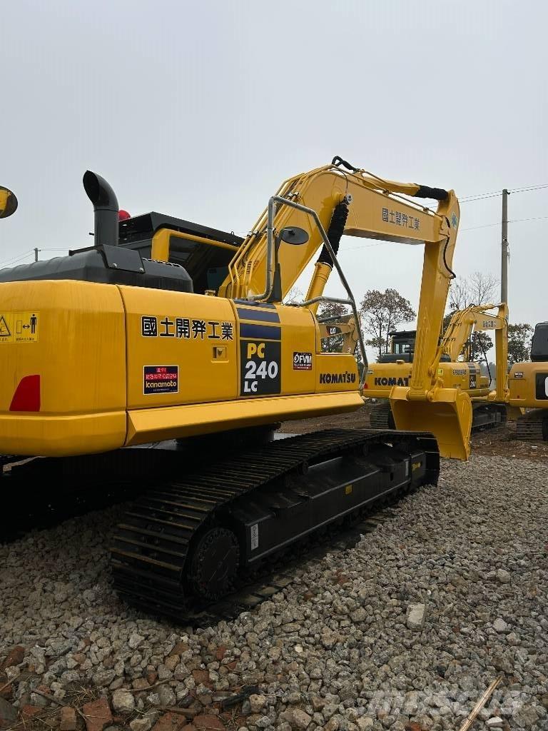 Komatsu 240-8 Pelle sur chenilles