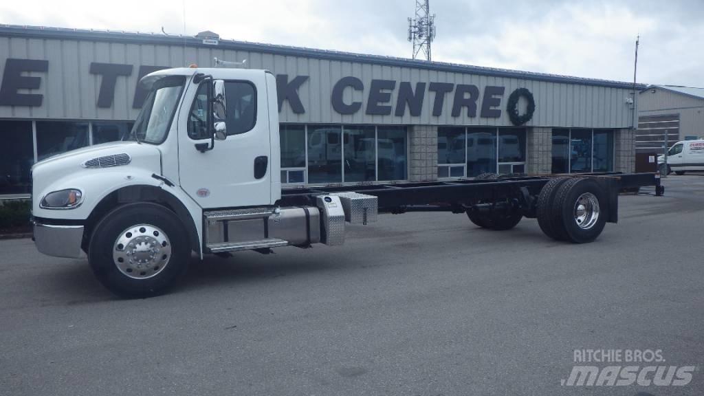 Freightliner M2 106 Châssis cabine