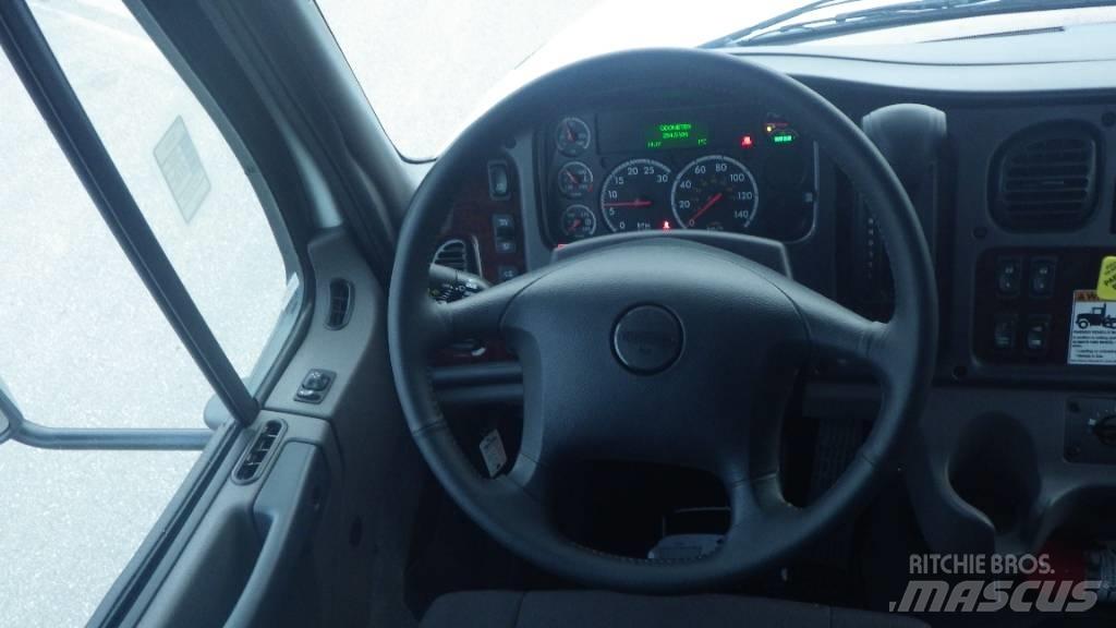 Freightliner M2 106 Châssis cabine