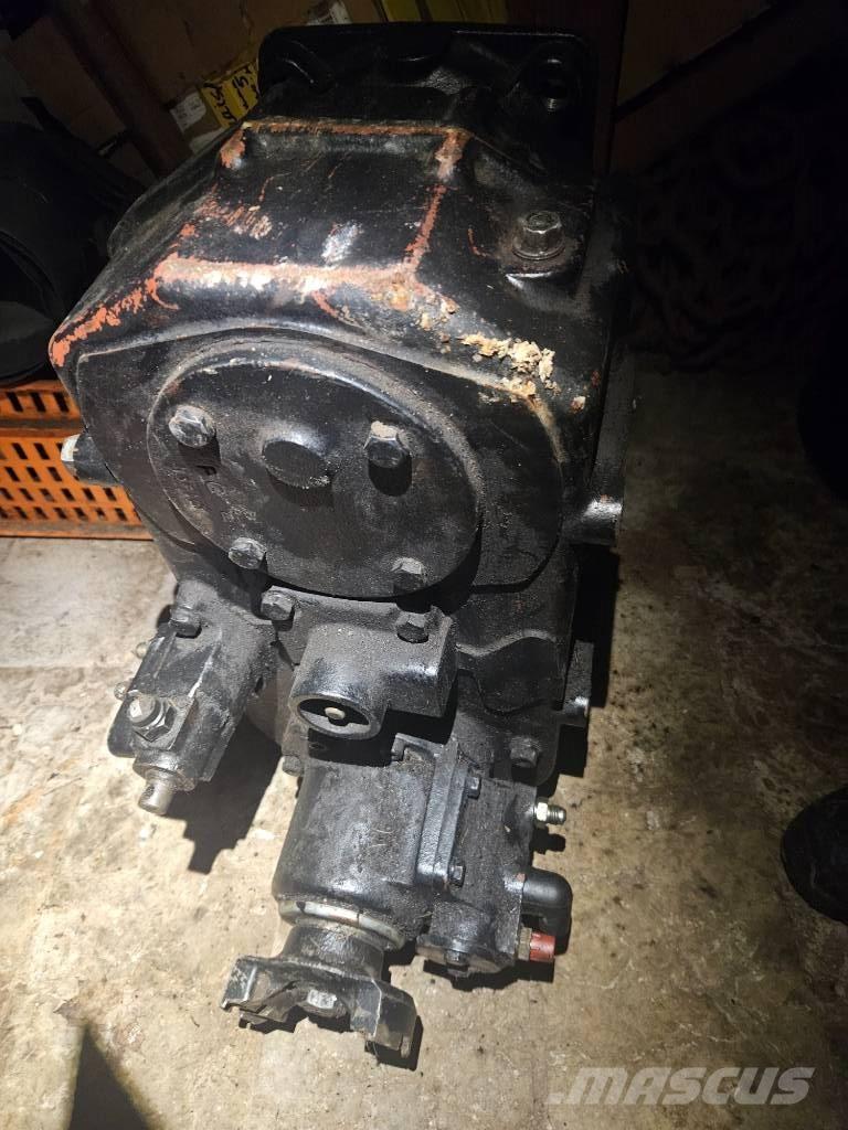Komatsu 830.3 Transmission