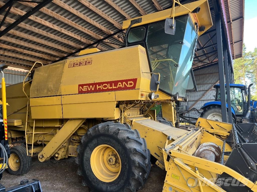 New Holland 8030 Moissonneuse batteuse
