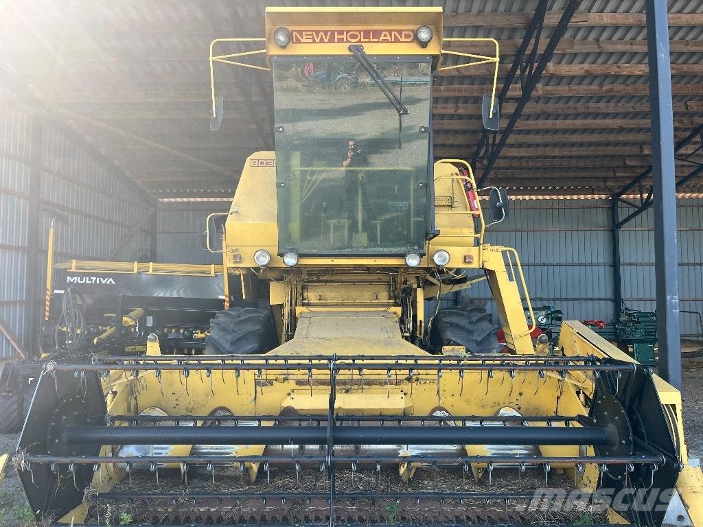 New Holland 8030 Moissonneuse batteuse