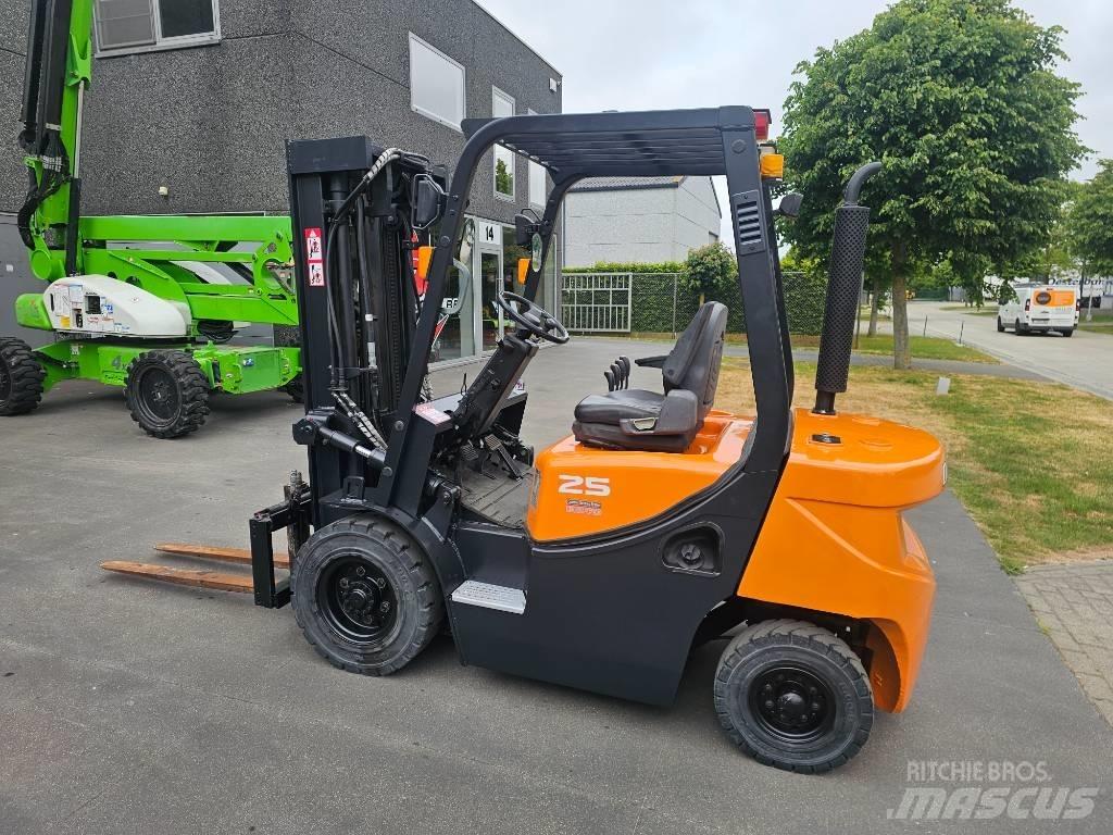 Doosan D 25 G Chariots diesel