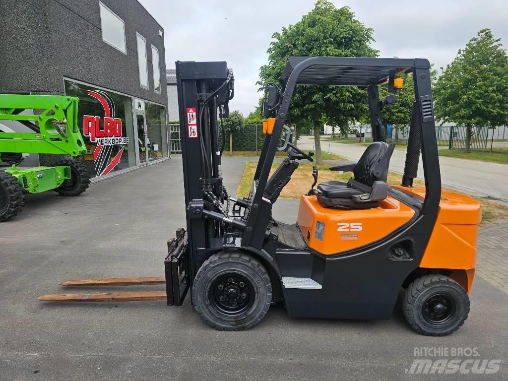 Doosan D 25 G Chariots diesel