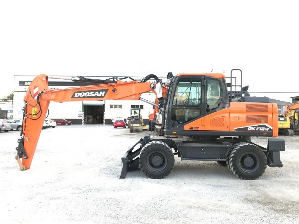 Develon DX 170 W-7 Pelle sur pneus