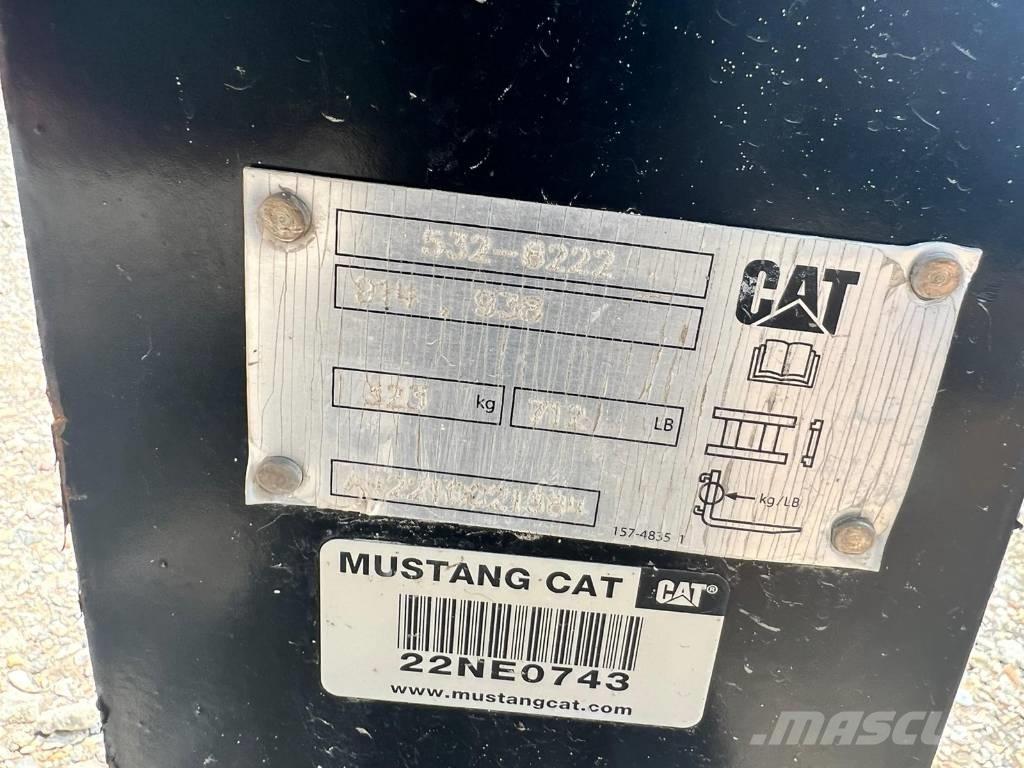 CAT Forks Chargeuse sur pneus