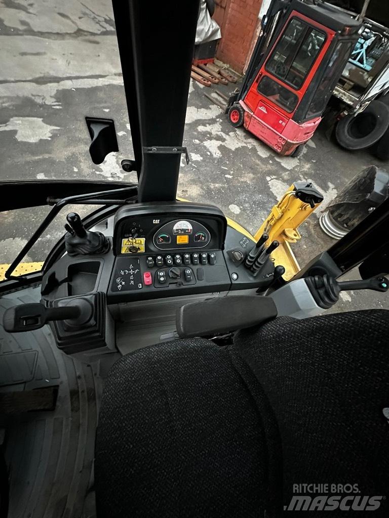 CAT 444F Tractopelle