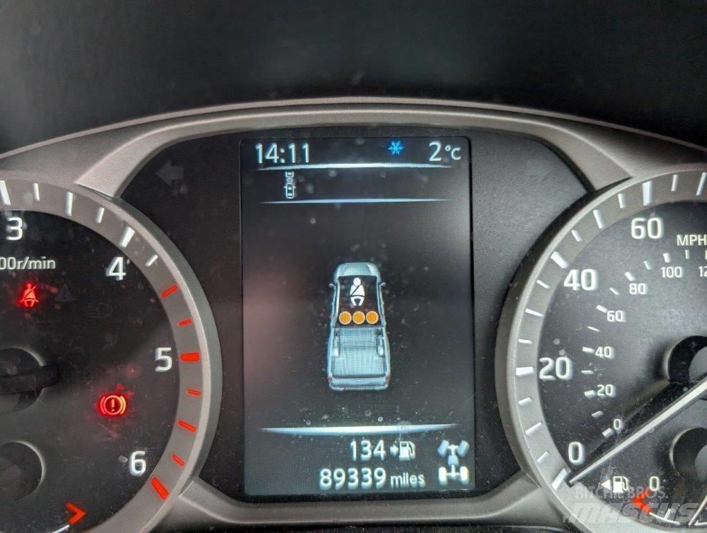 Nissan Navara Utilitaire benne