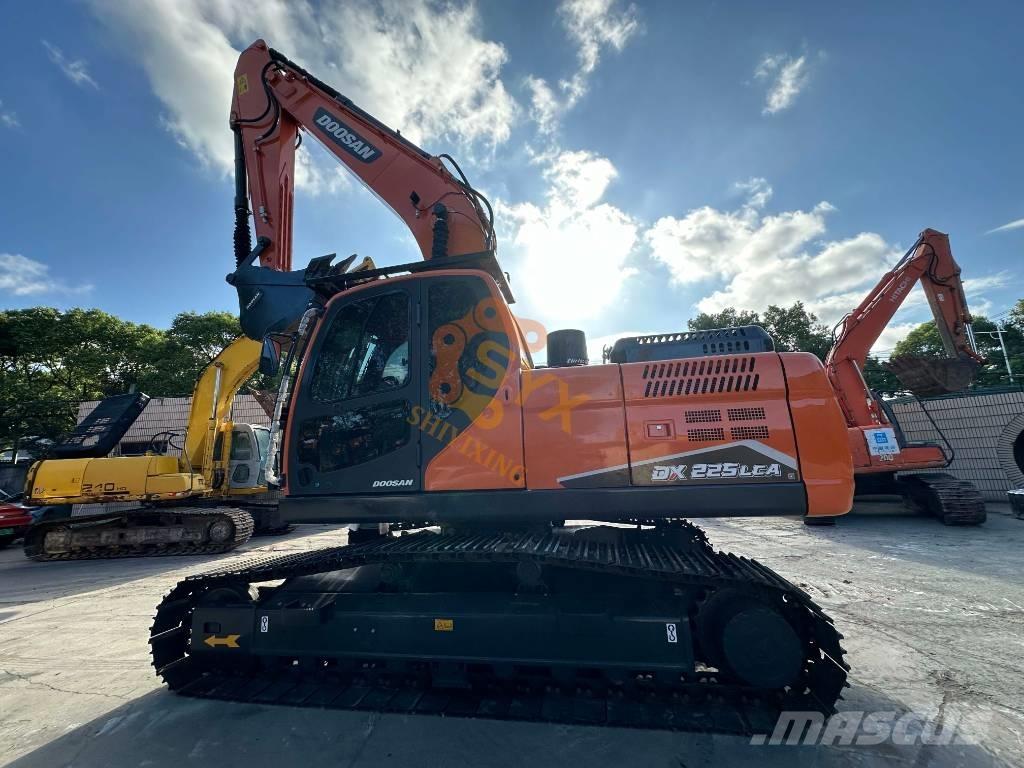 Doosan DX 225 LCA Pelle sur chenilles