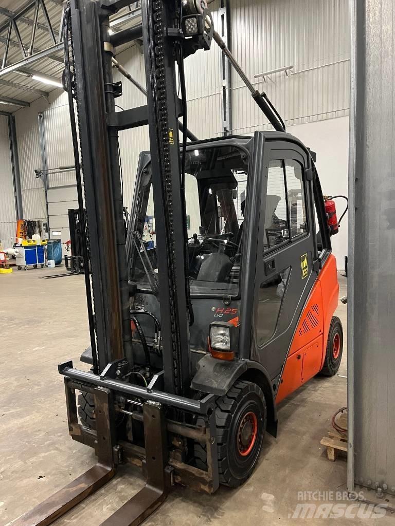 Linde H25D-02 Chariots diesel