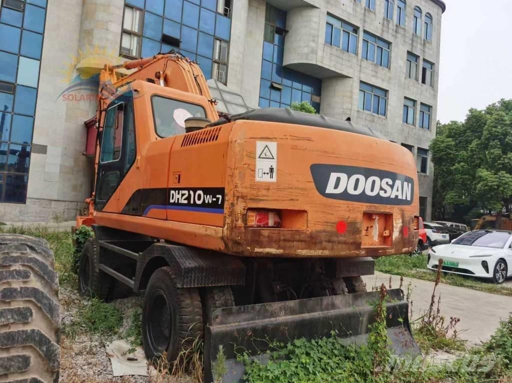 Doosan DH 210 W-7 Pelle sur pneus