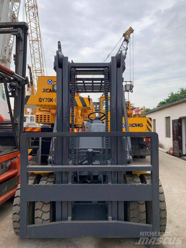 Komatsu 8 Ton Chariots diesel
