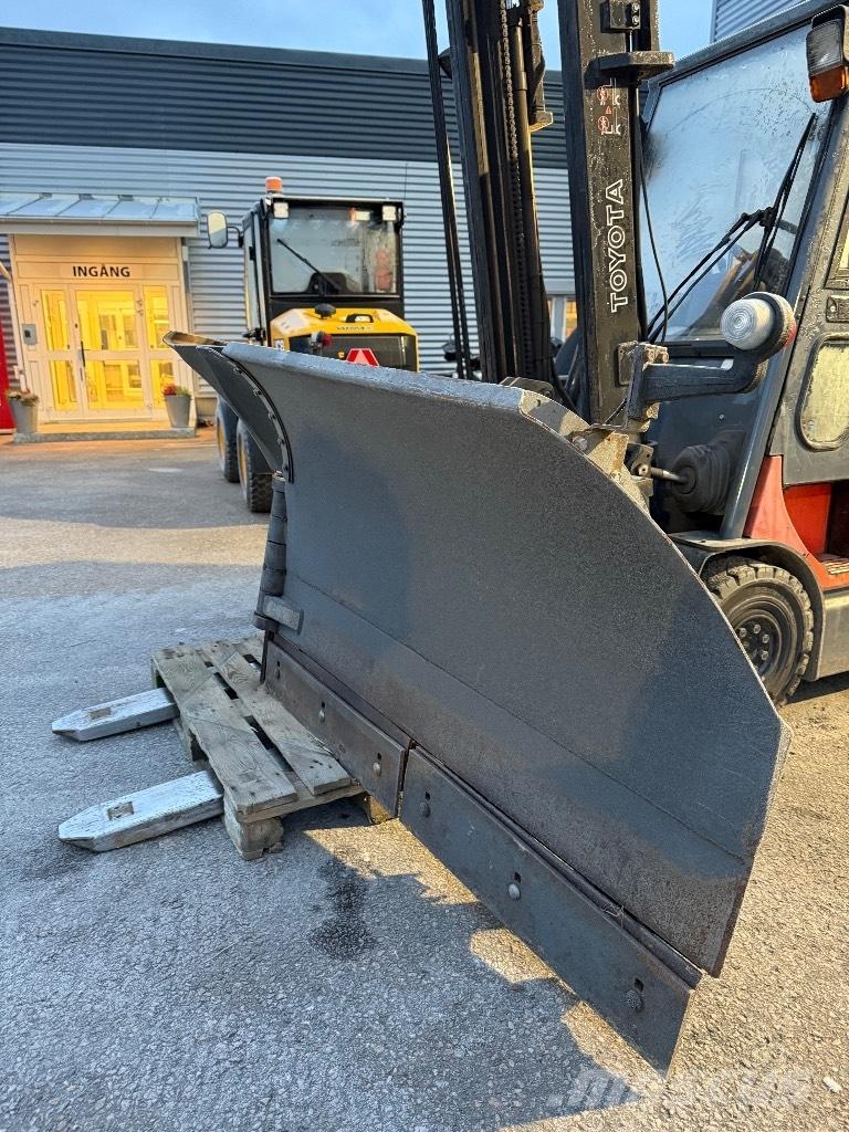 Holms KHV-320 Chasse neige