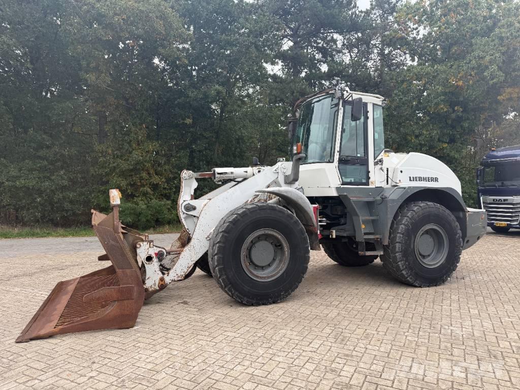 Liebherr L 538 Chargeuse sur pneus