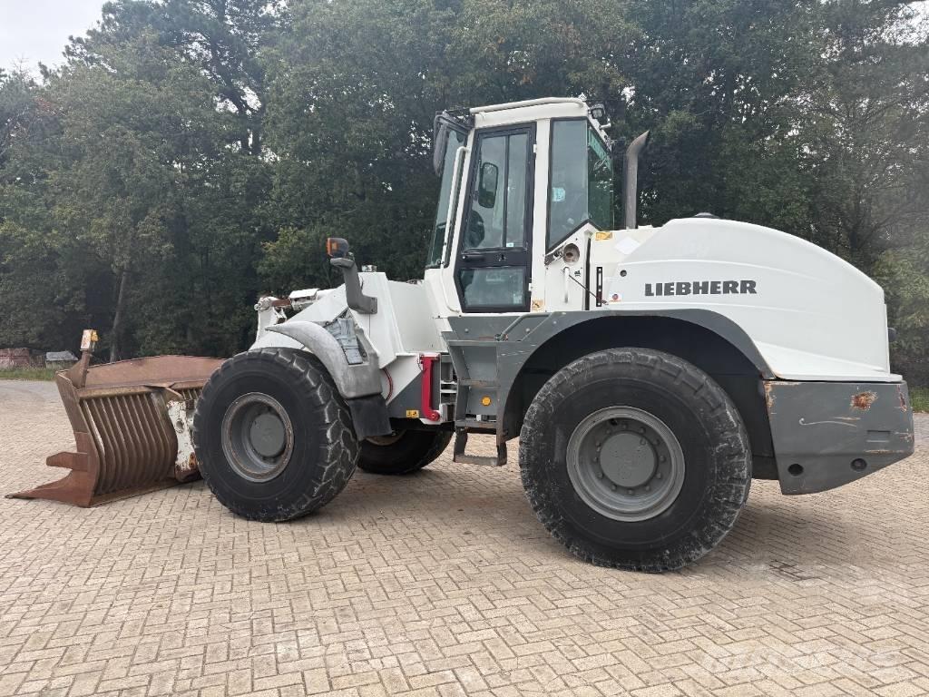 Liebherr L 538 Chargeuse sur pneus