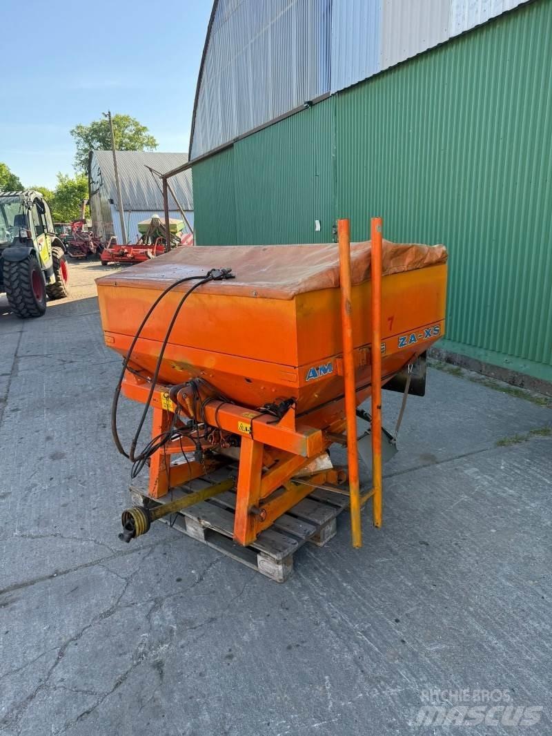 Amazone ZA XS 602 Sableuse et saleuse