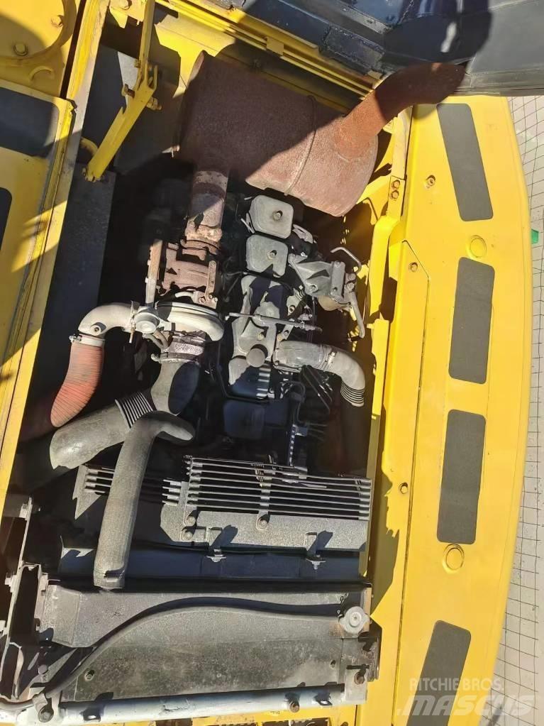Komatsu PC 220 Pelle sur chenilles