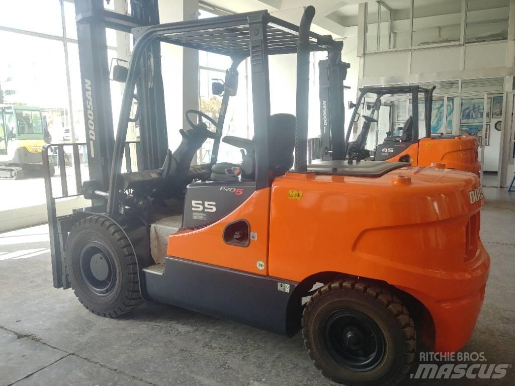 Doosan D55 SC-5 Chariots diesel