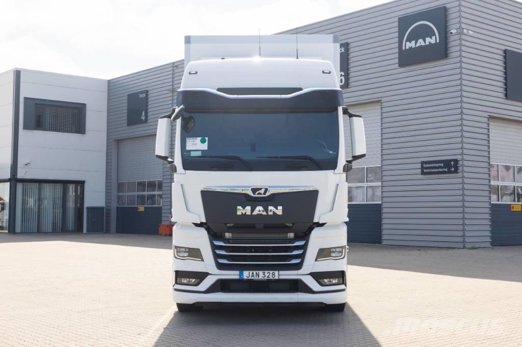 MAN TGX 26.520 6x2-4 Camion Fourgon
