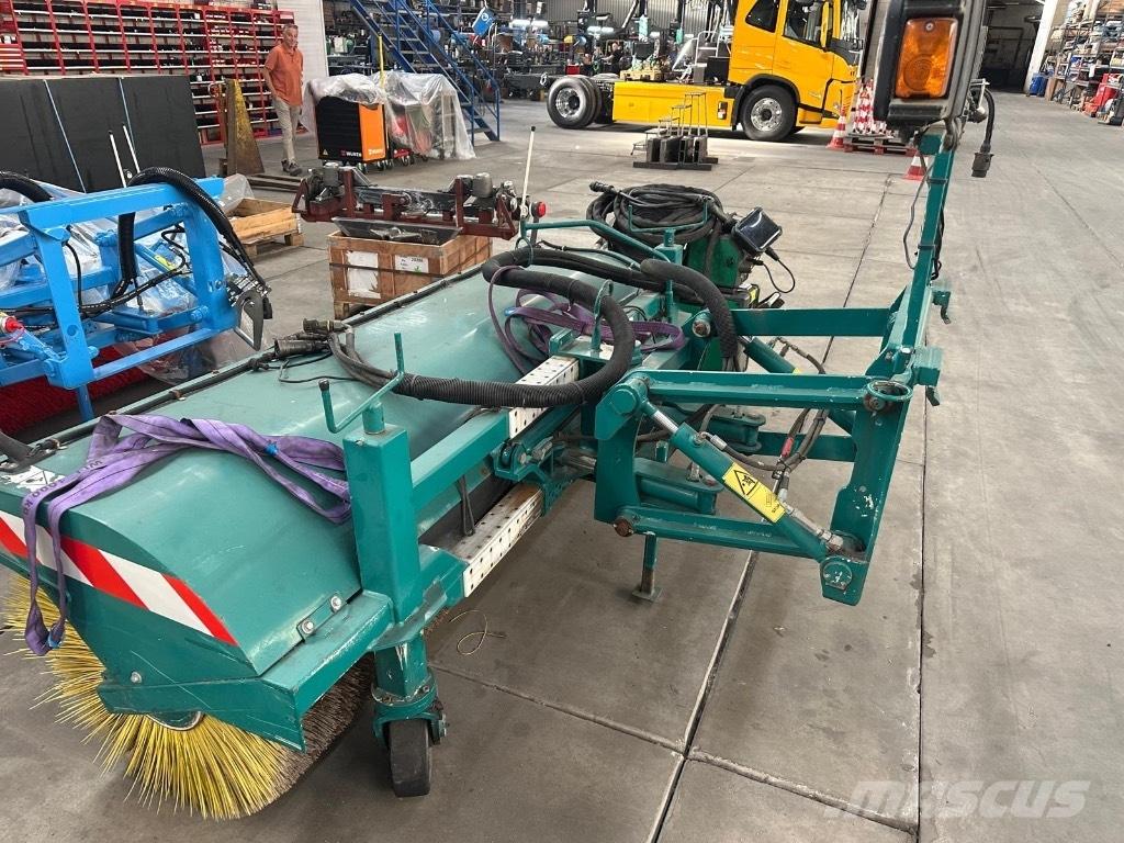 Burtec BB 235/80 S Balayeuse / Autolaveuse