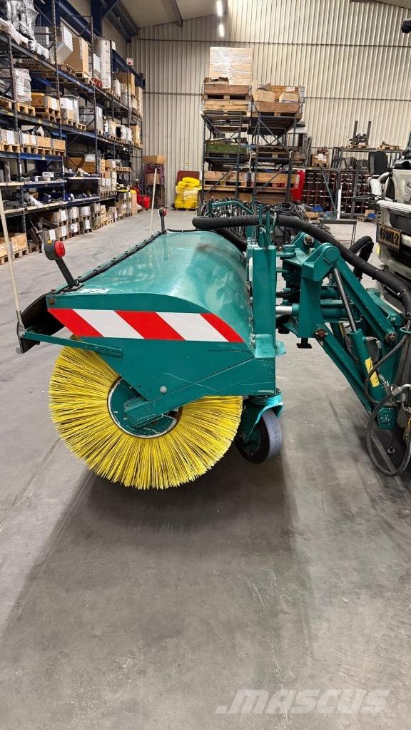 Burtec BB 235/80 S Balayeuse / Autolaveuse