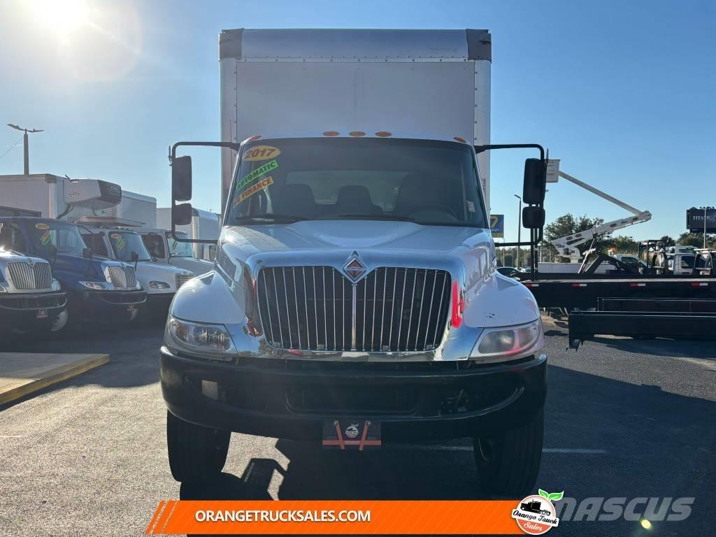 International 4300 Camion Fourgon