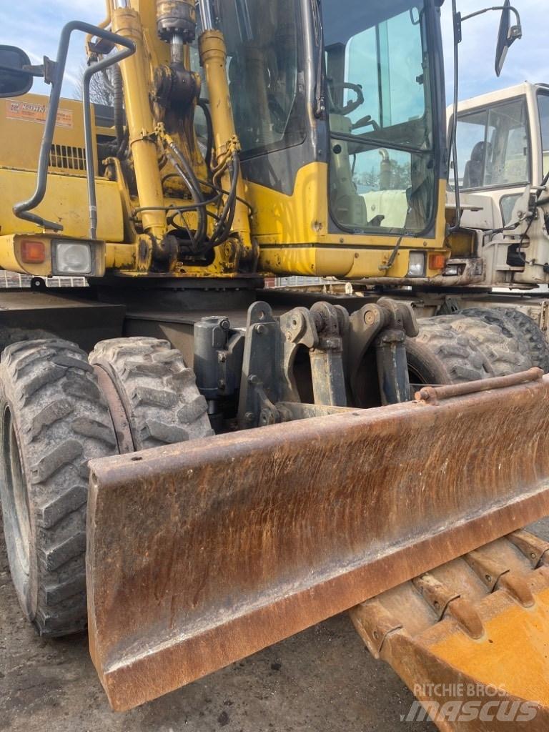 Komatsu PW 130-7K Pelle sur pneus