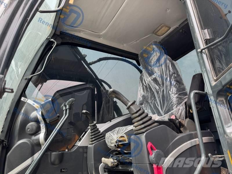 Hyundai 225 LC-9S Pelle sur chenilles