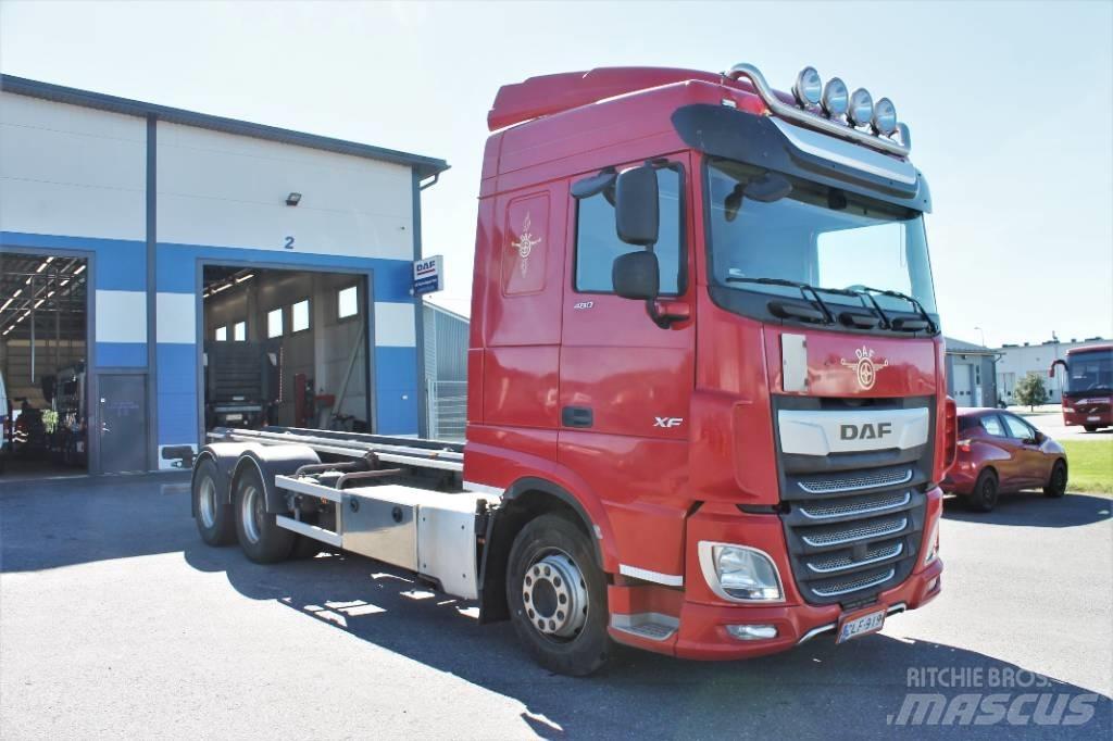 DAF XF 480 FAS 6x2 Camion porte container