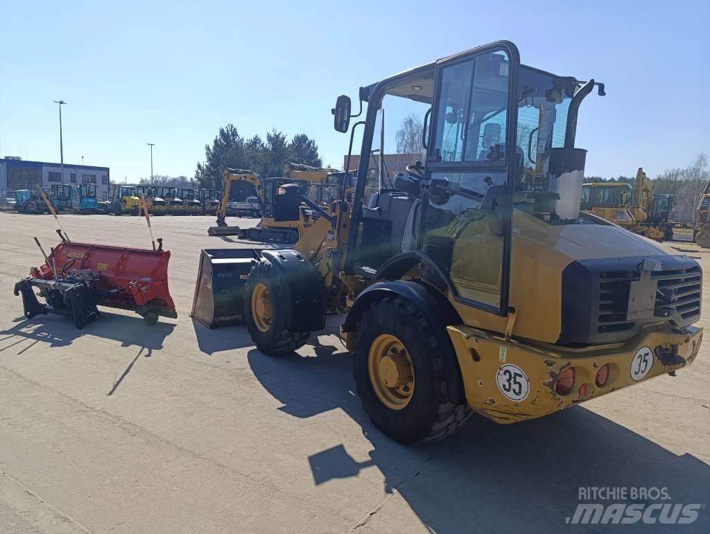 CAT 907 H 2 Chargeuse sur pneus