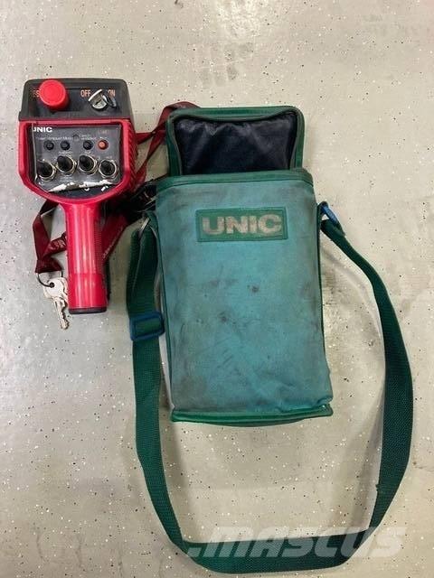 Unic B 345 Mini grue