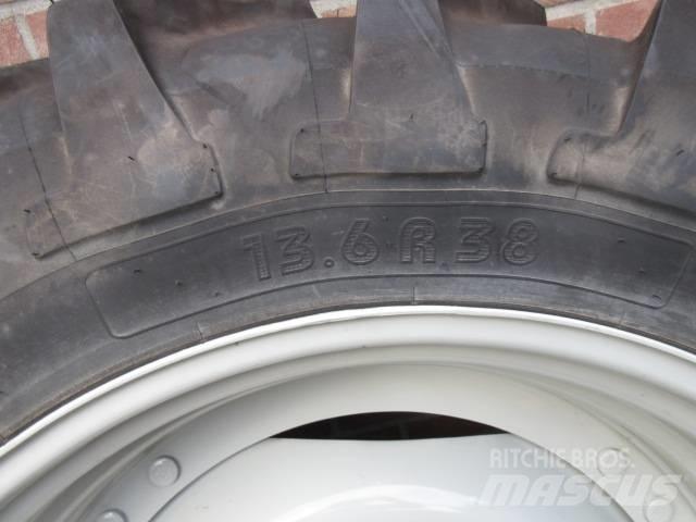 Michelin 13.6/38 Pneus, roues et jantes