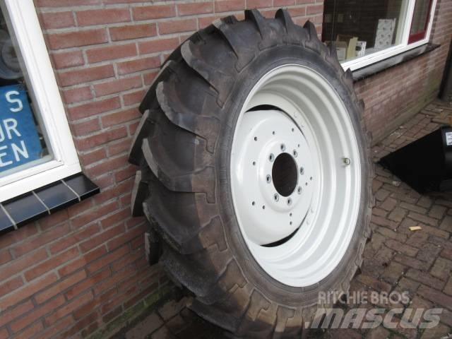 Michelin 13.6/38 Pneus, roues et jantes