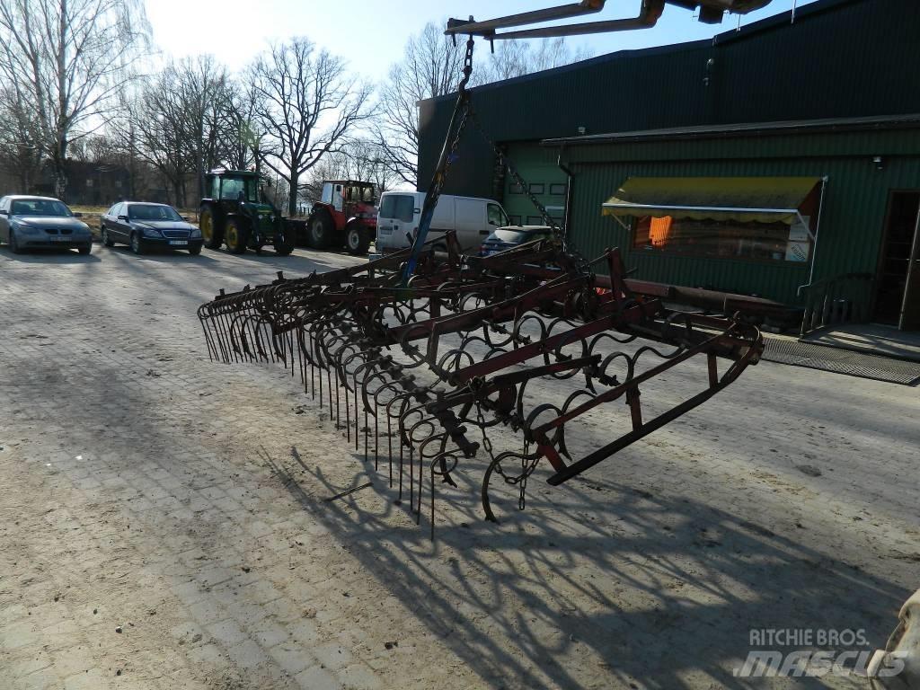 Lilla Harrie 3600 Déchaumeur, cultivateur
