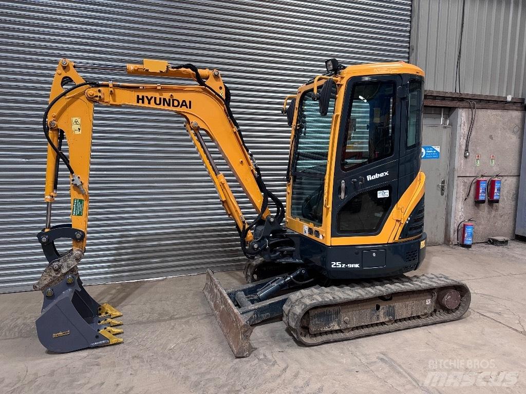 Hyundai R25Z-9 AK Mini pelle < 7t