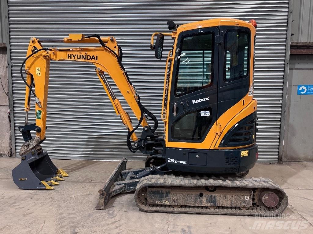 Hyundai R25Z-9 AK Mini pelle < 7t