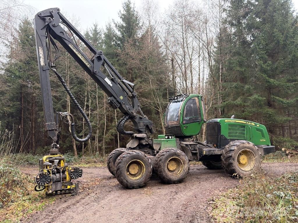 John Deere 1270 E Abatteuse