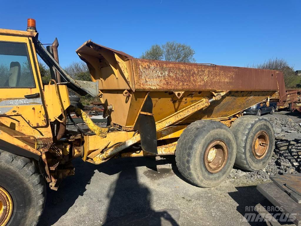Volvo A 25 C Tombereau articulé