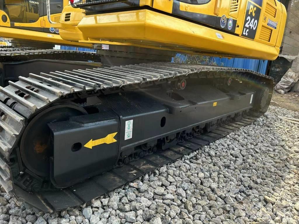 Komatsu 240-8 Pelle sur chenilles