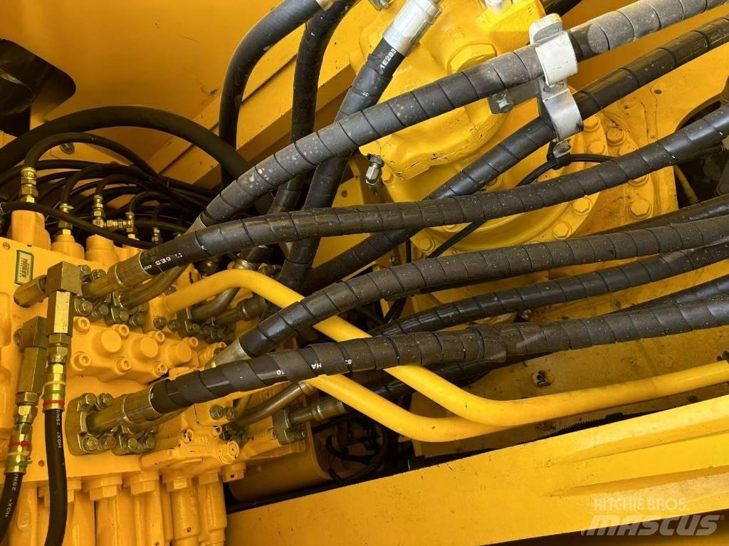 Komatsu 240-8 Pelle sur chenilles