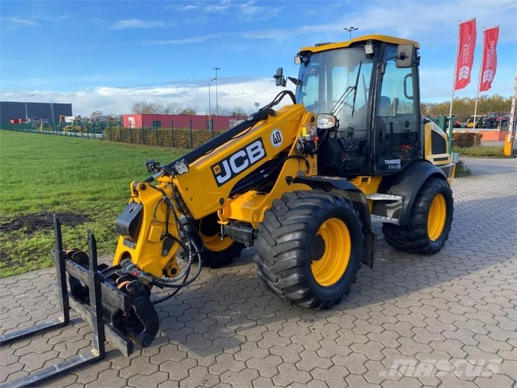 JCB TM 220 - 40 KM/H Télescopique agricole