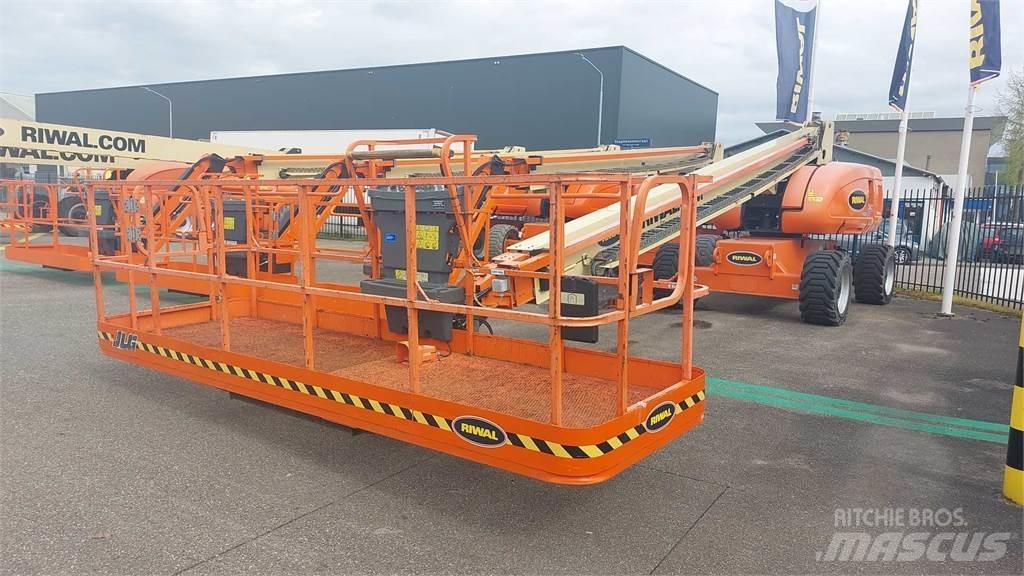 JLG 680SGW+ Nacelles télescopiques