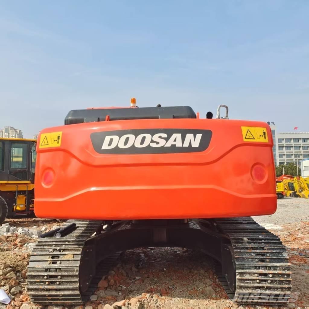 Doosan DX225LC-9C Pelle sur chenilles