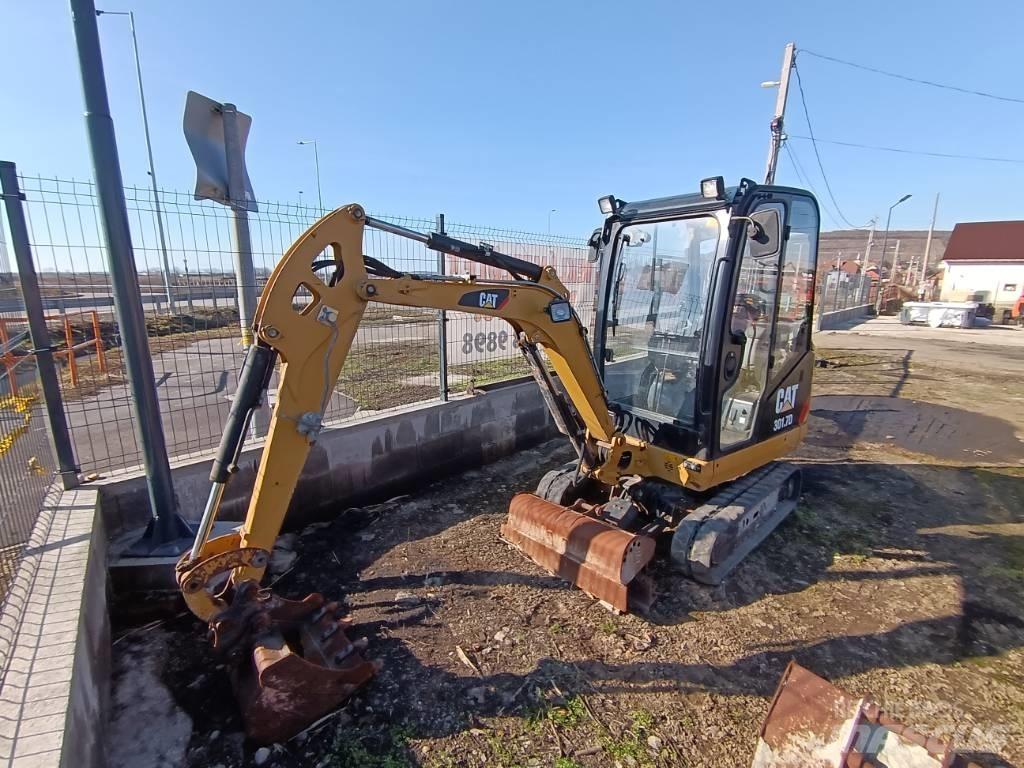 CAT 301.7D Mini pelle < 7t